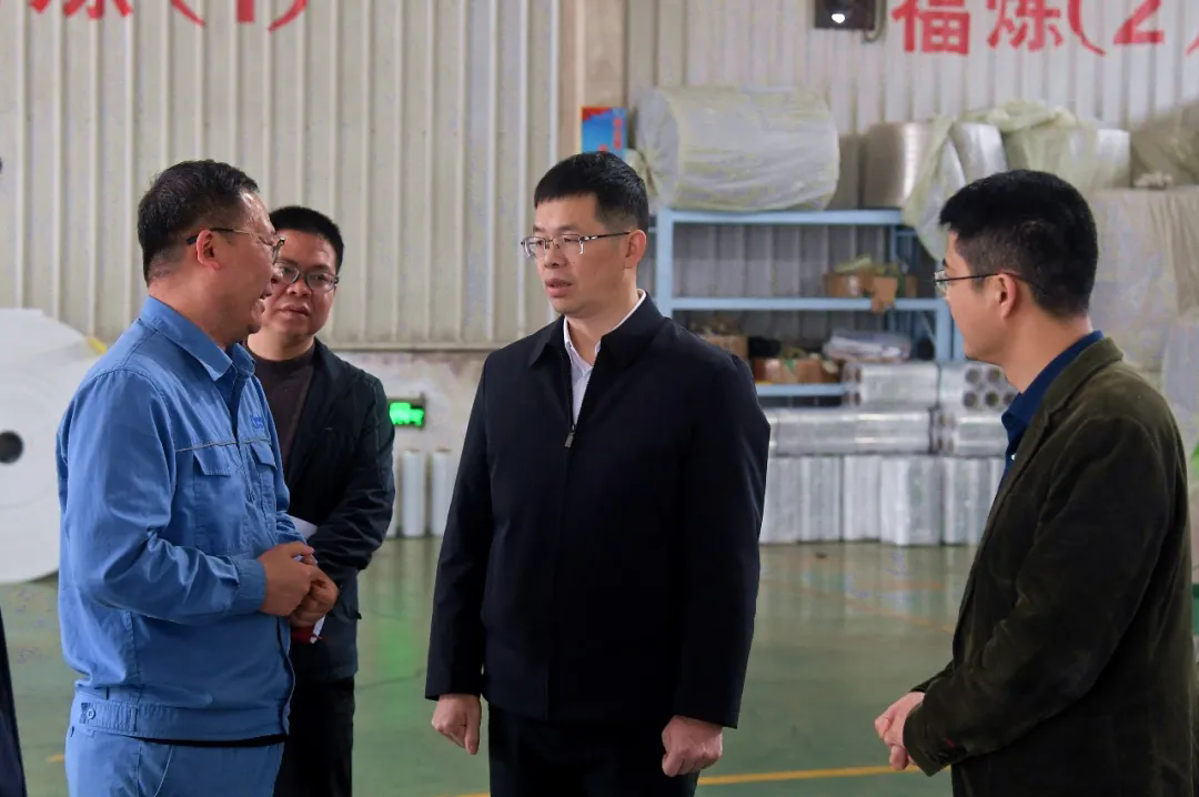 伟德国际政府主要领导调研调度企业节后开复工情况